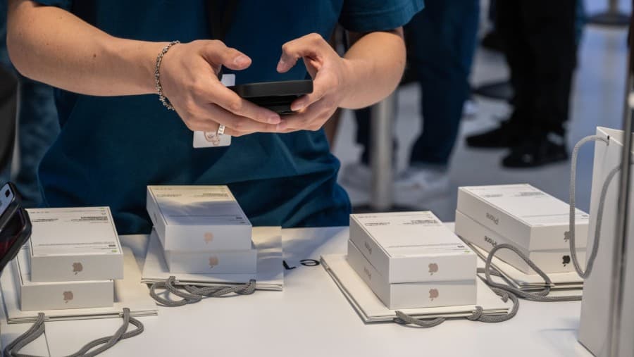 Menteri Rosan Pastikan Vendor Apple Tetap Investasi di Batam