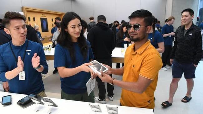 Aksi India Bikin Apple Happy, Samsung Cuma Gigit Jari
