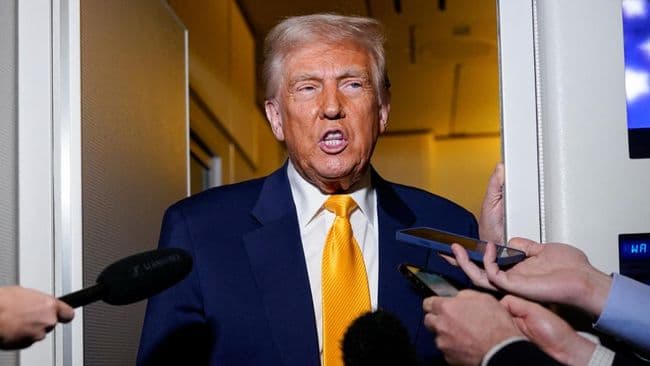 Trump Galau Lagi, Kini Mau Tangguhkan Tarif Impor untuk Otomotif