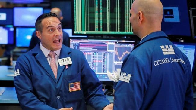 Wall Street Pesta Pora, Nilai Apple Cs Naik Rp 13.000 T dalam 24 Jam