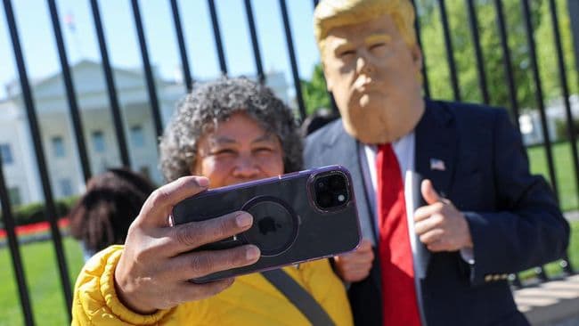 Trump Murka, Harga iPhone Terancam Naik Gila-gilaan