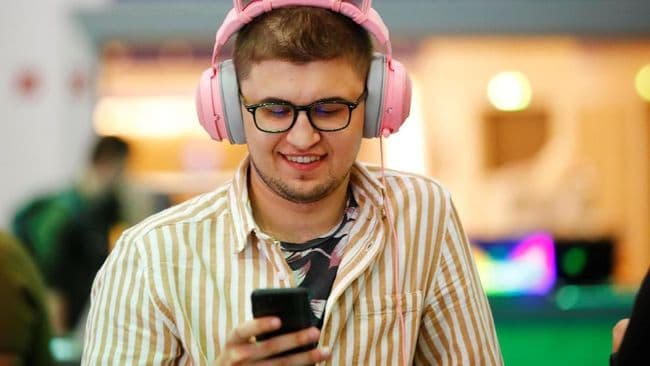 10 Merek HP Paling Laris 2025, Jadi Favorit Sejuta Umat