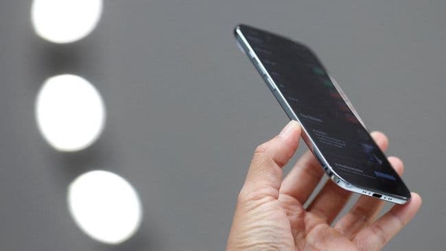 Wujud iPhone Lipat Pertama Tampak di iPhone Air, Harganya Bikin Kaget